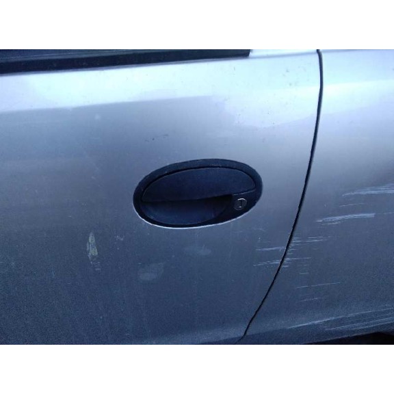 opel corsa c del año 2002