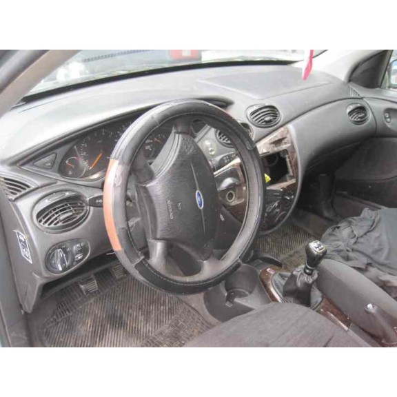 ford focus berlina (cak) del año 2000
