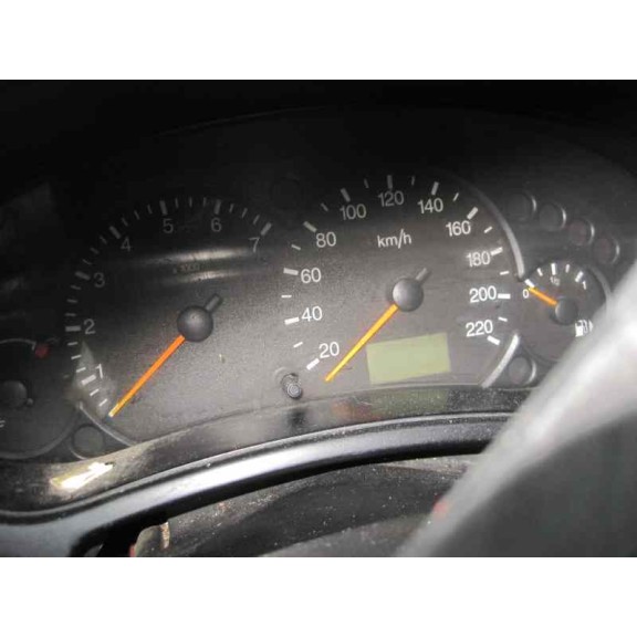 ford focus berlina (cak) del año 2000