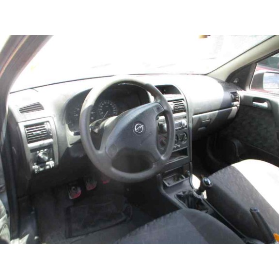 opel astra g berlina del año 2002