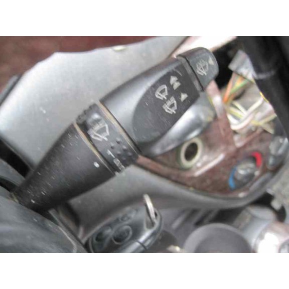 ford focus berlina (cak) del año 2000