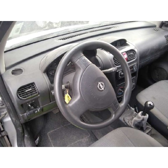 opel corsa c del año 2002