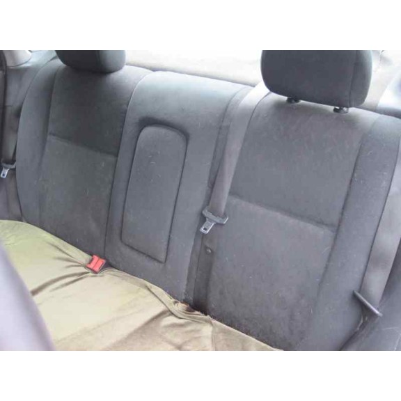 ford focus berlina (cak) del año 2000