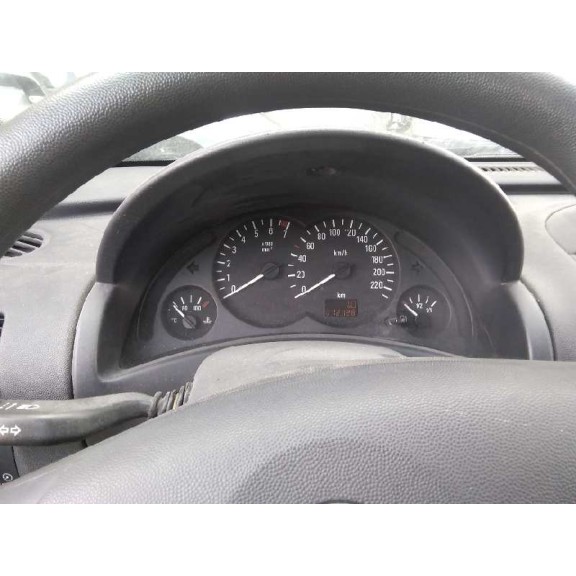 opel corsa c del año 2002