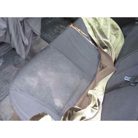 ford focus berlina (cak) del año 2000