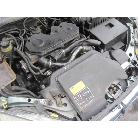 ford focus berlina (cak) del año 2000