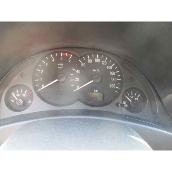 opel corsa c del año 2002