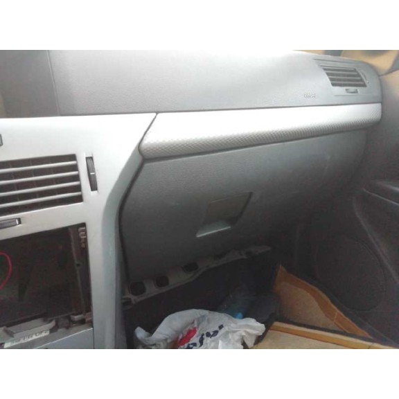 opel astra gtc del año 2006