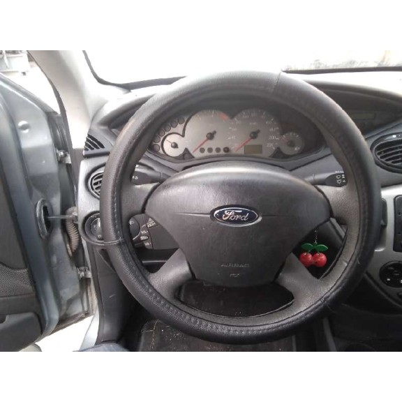 ford focus berlina (cak) del año 2004