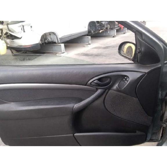 ford focus berlina (cak) del año 2004