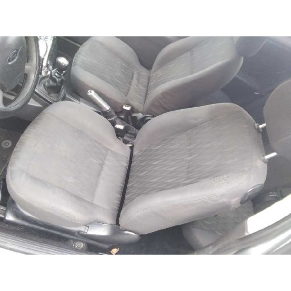 ford focus berlina (cak) del año 2004