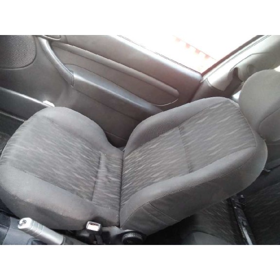 ford focus berlina (cak) del año 2004