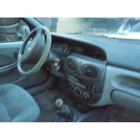 renault megane i berlina hatchback (ba0) del año 1996