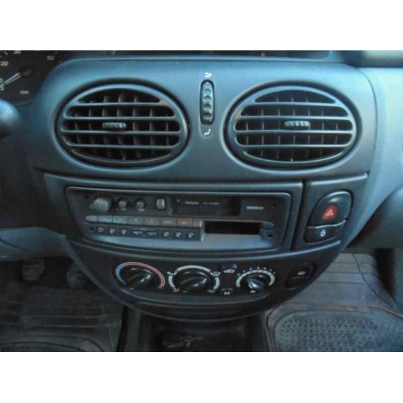 renault megane i berlina hatchback (ba0) del año 1996