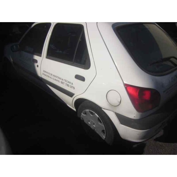 ford fiesta berlina (dx) del año 2000