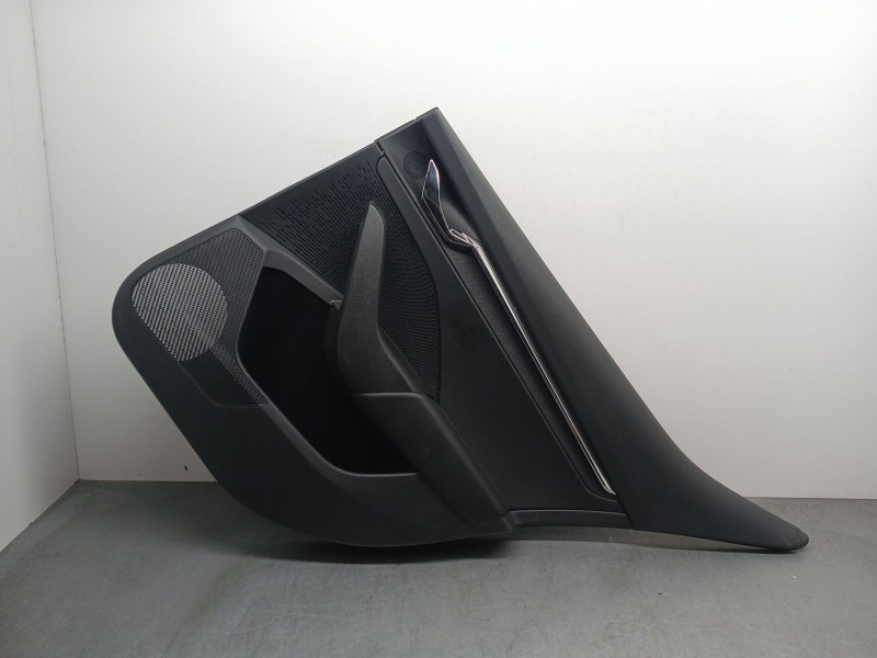 Recambio de guarnecido puerta trasera derecha para skoda octavia iv (nx3, nn3, pv3) 1.5 tsi referencia OEM IAM 5e6867212  
