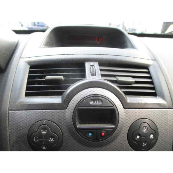 renault megane ii classic berlina del año 2004