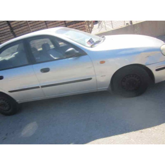 daewoo lanos del año 1999