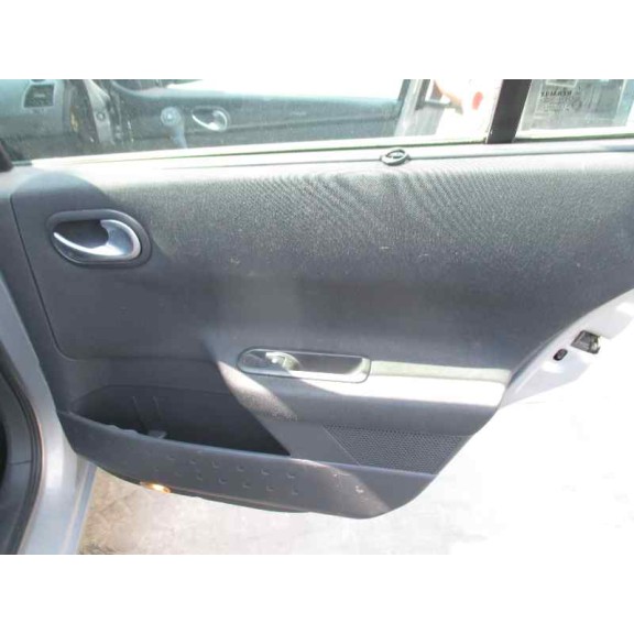 renault megane ii classic berlina del año 2004