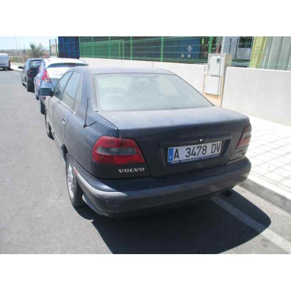 volvo s40 berlina del año 1999