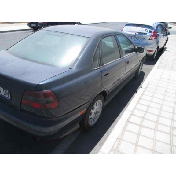 volvo s40 berlina del año 1999