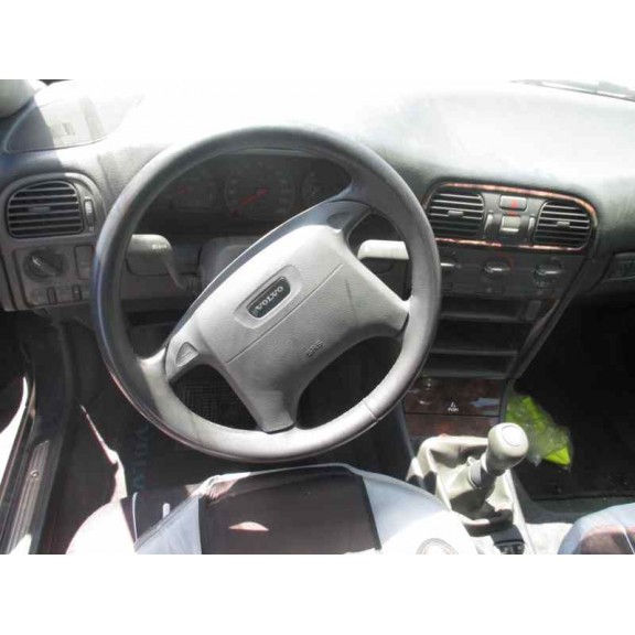 volvo s40 berlina del año 1999