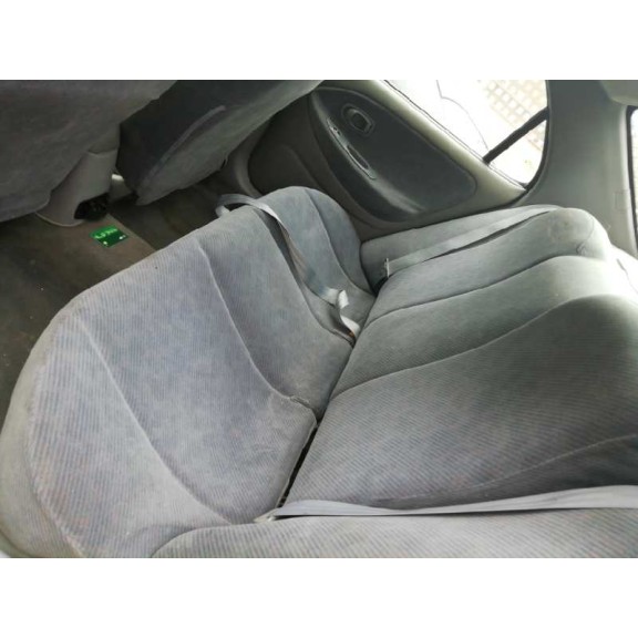 hyundai lantra berlina (rd) del año 1999