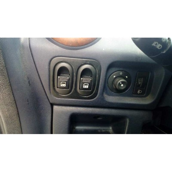 peugeot 1007 del año 2006