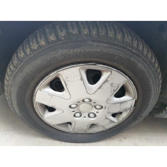 ford focus berlina (cak) del año 2001