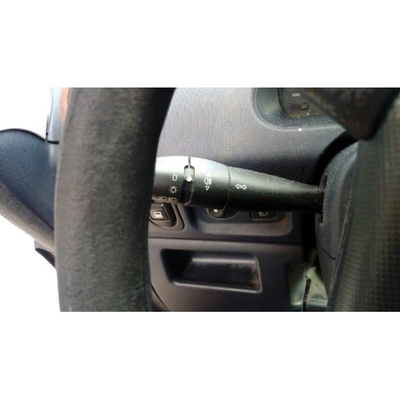 peugeot 1007 del año 2006