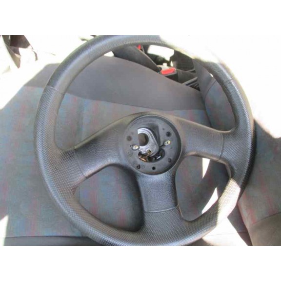 volkswagen polo berlina (6n1) del año 1996