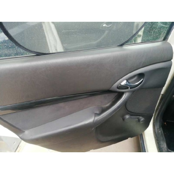 ford focus berlina (cak) del año 2001