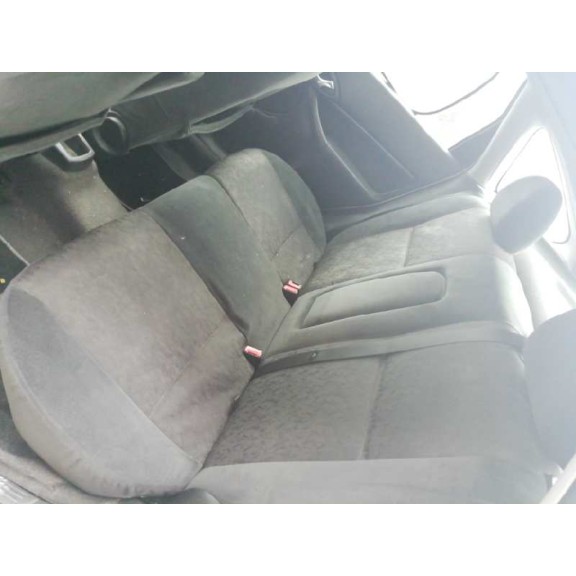 ford focus berlina (cak) del año 2001