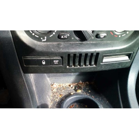 peugeot 1007 del año 2006