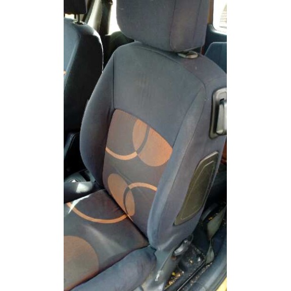 peugeot 1007 del año 2006