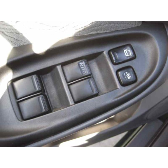 nissan almera (n16/e) del año 2001