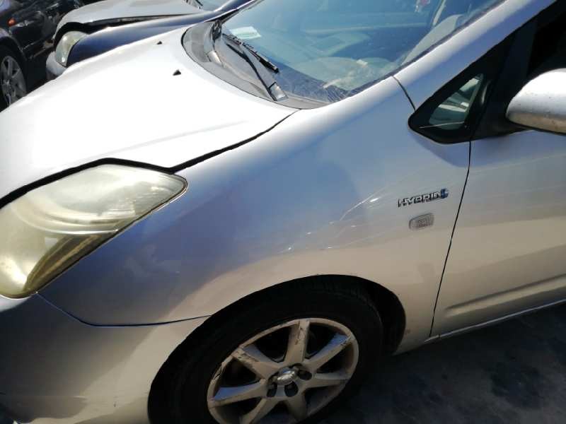 Recambio de aleta delantera izquierda para toyota prius (nhw20) 1.5 cat referencia OEM IAM 5380247011  5380247011