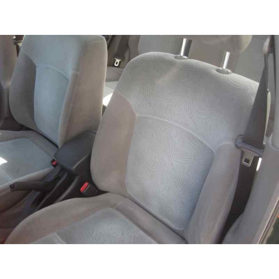 nissan almera (n16/e) del año 2001