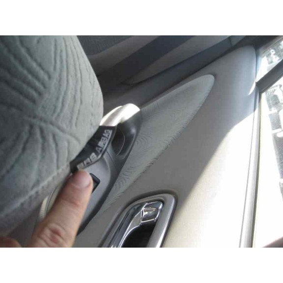 nissan almera (n16/e) del año 2001