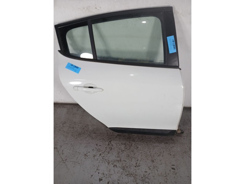 Recambio de puerta trasera derecha para renault megane iii berlina 5 p expression referencia OEM IAM   