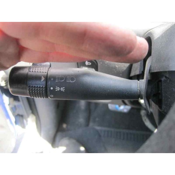 ford fiesta berlina del año 2000