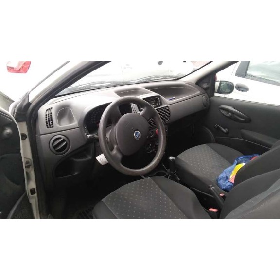 fiat punto berlina (188) del año 2007