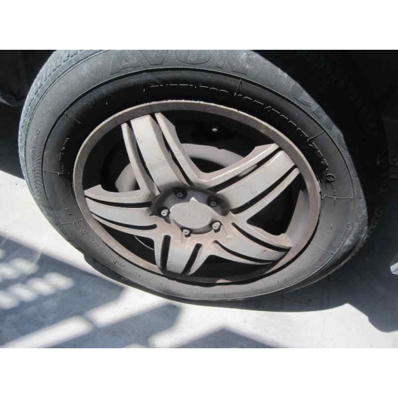 ford fiesta berlina del año 2000