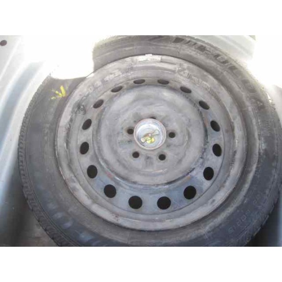 toyota avensis berlina (t 22) del año 2002