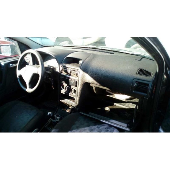 opel astra g berlina del año 2001