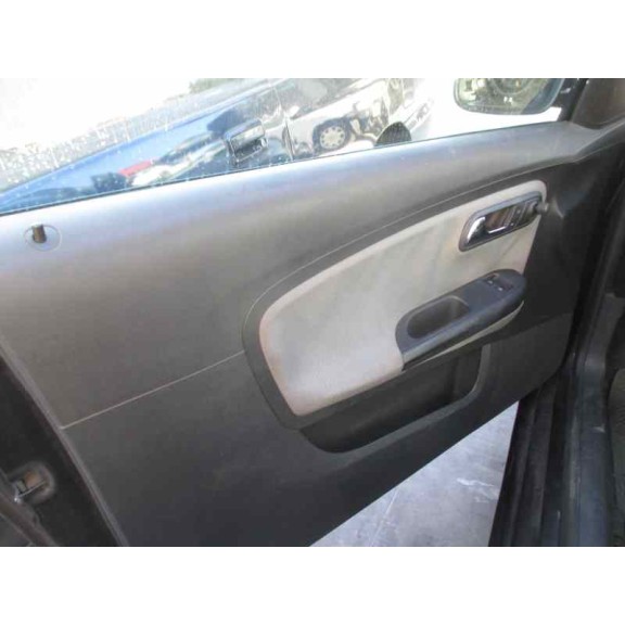 seat ibiza (6l1) del año 2003
