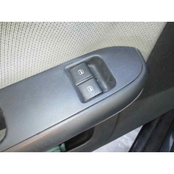 seat ibiza (6l1) del año 2003