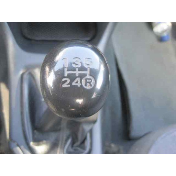 toyota avensis berlina (t 22) del año 2002