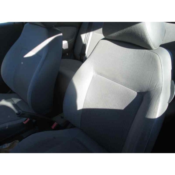 seat ibiza (6l1) del año 2003