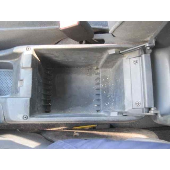 toyota avensis berlina (t 22) del año 2002